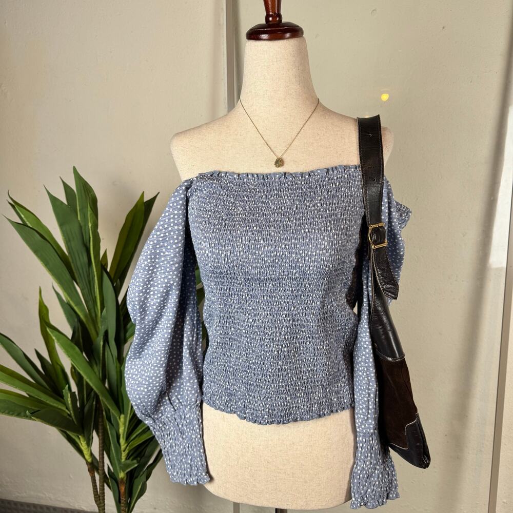Blue Cropped Blouse Size Small‎